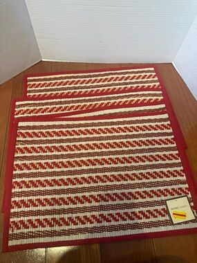 Set of 4 Home Studio red white Bamboo stitch woven table place mats NWT